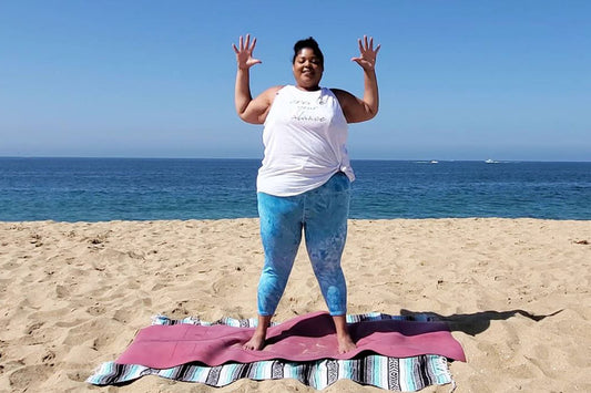 Big Beach no-wrist yoga with Jessica Rihal, Jessica Jade Yoga