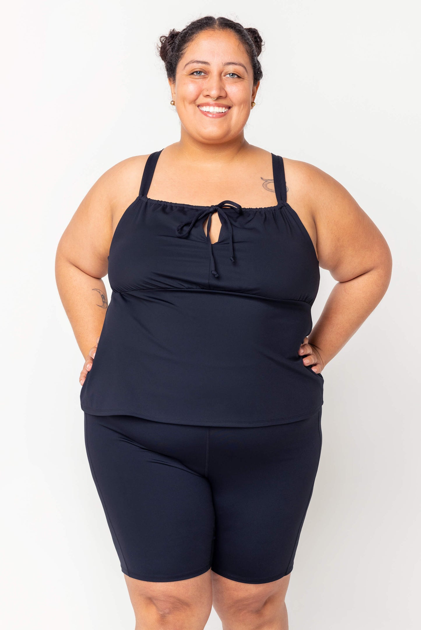 front view model wearing black Plus size swim tankini size 2X
