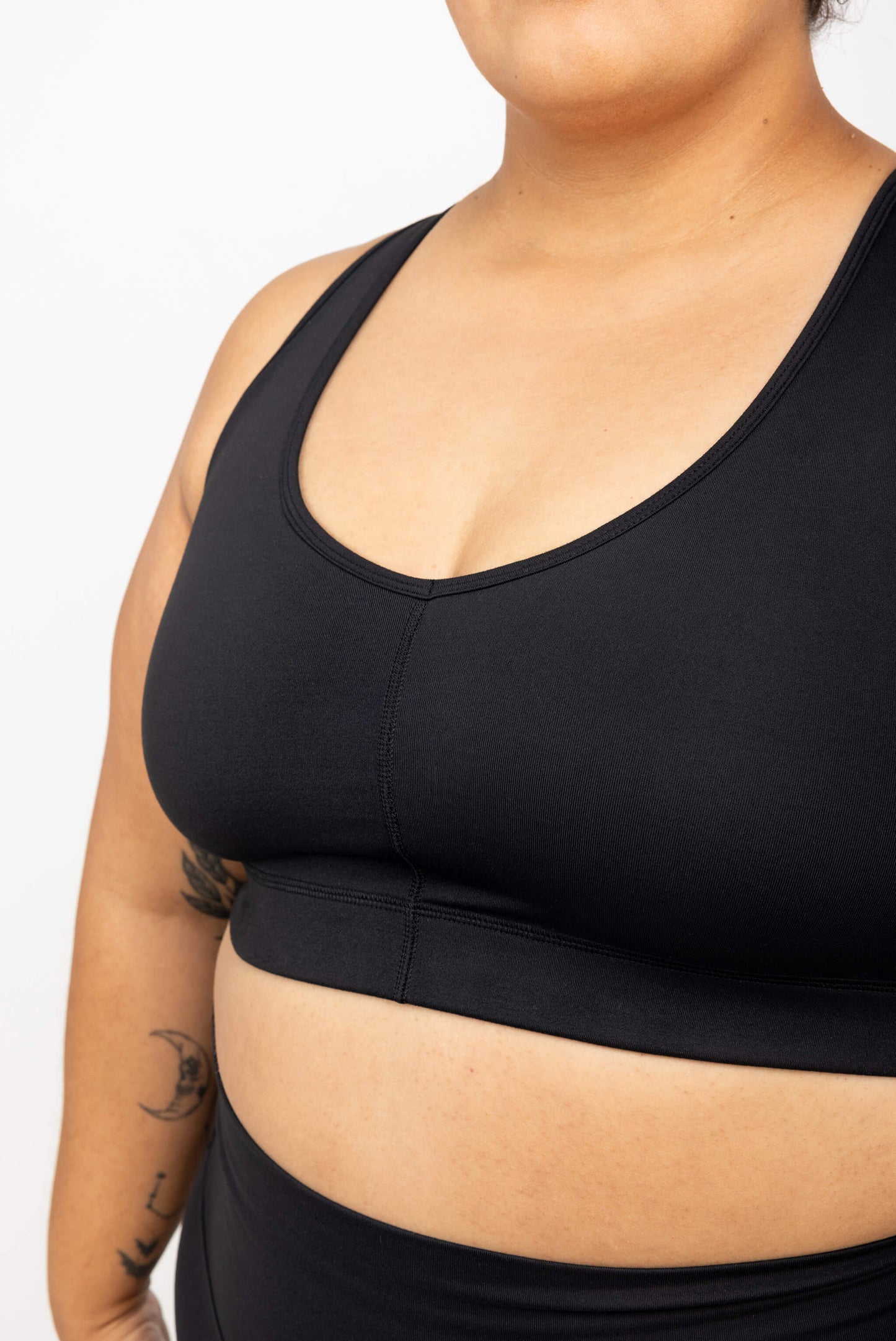 profile view of Superfit Hero SuperHold™ V-neck Sports Bra, color Black, Size 2X