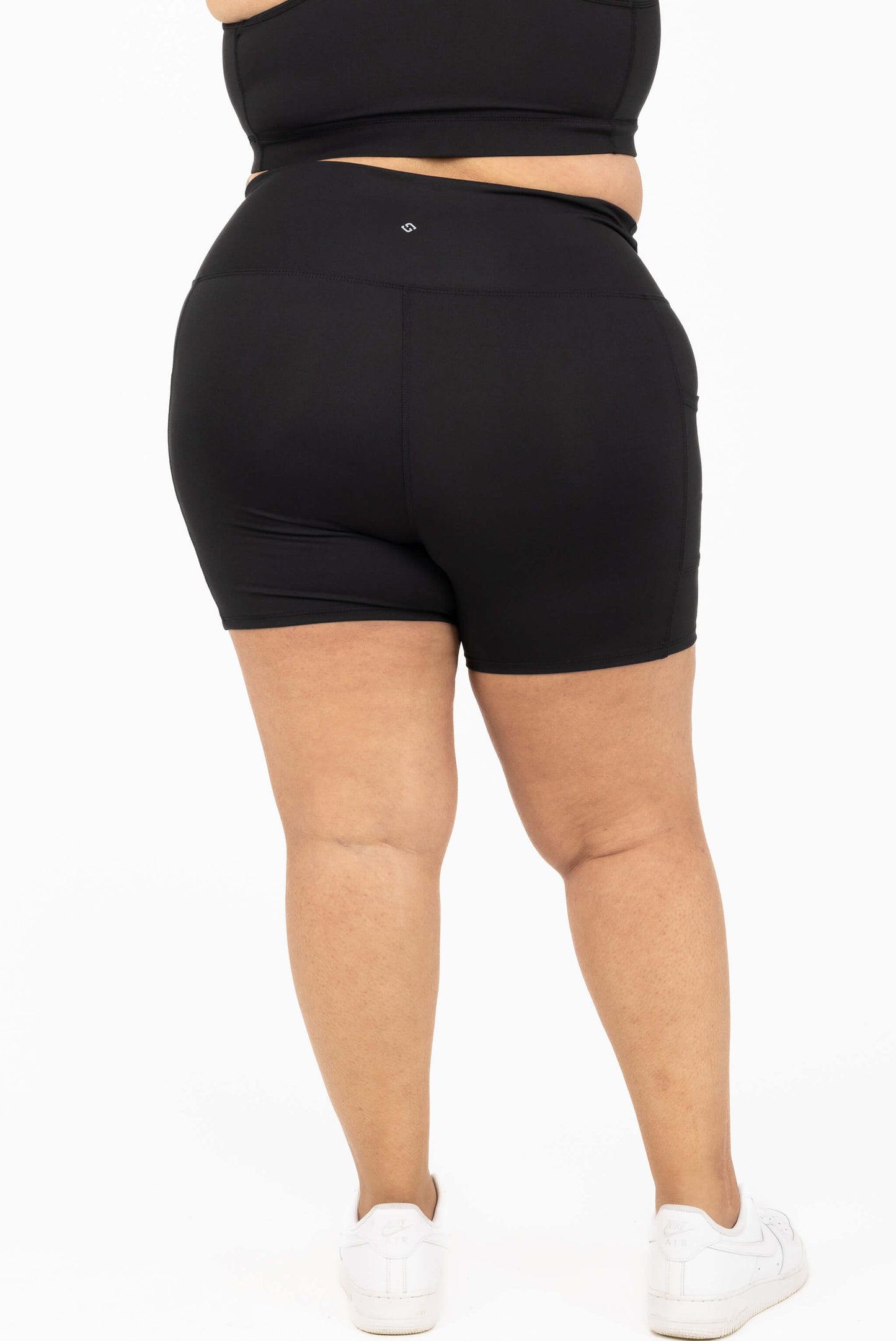 Plus size 6 inch biker shorts with pockets Black size 2X back view