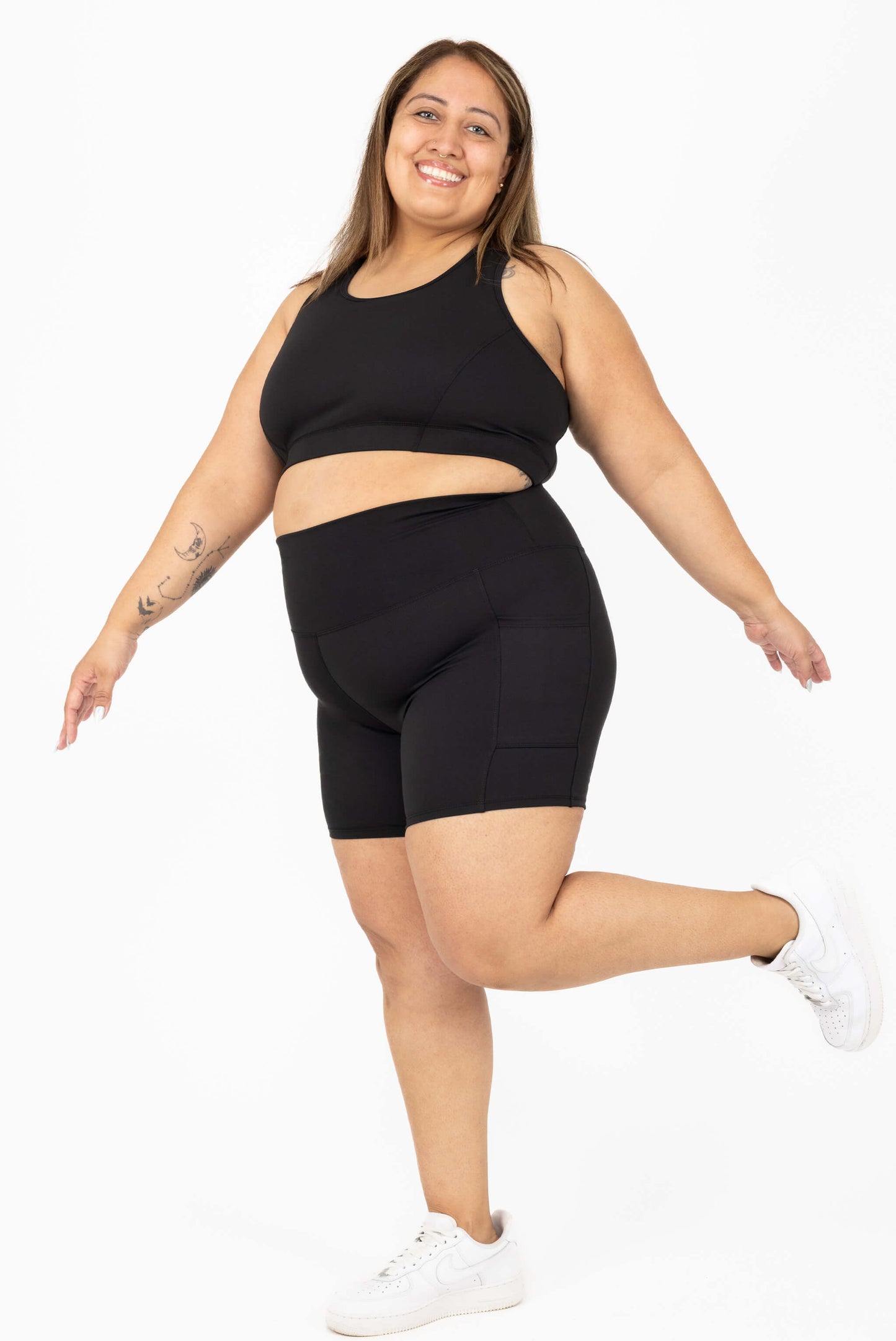 Plus size 6 inch biker shorts with pockets Black size 2X side view