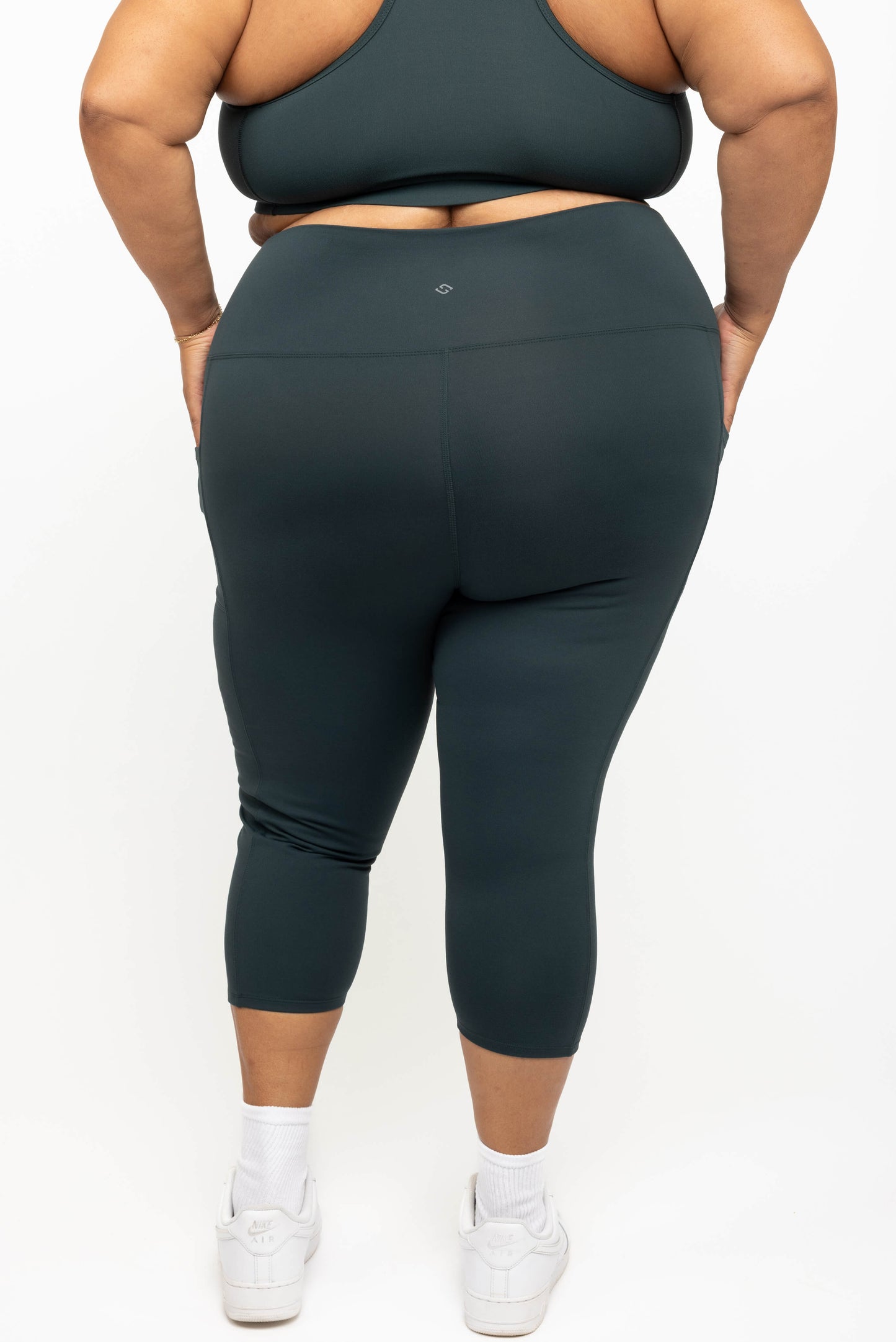 Back view of Superfit Hero plus size compression activewear capris size 3X color evergreen high rise