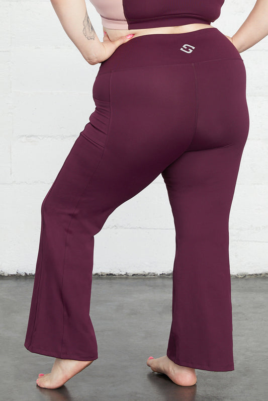 Superfit Hero's flare leggings in color Burgundy.