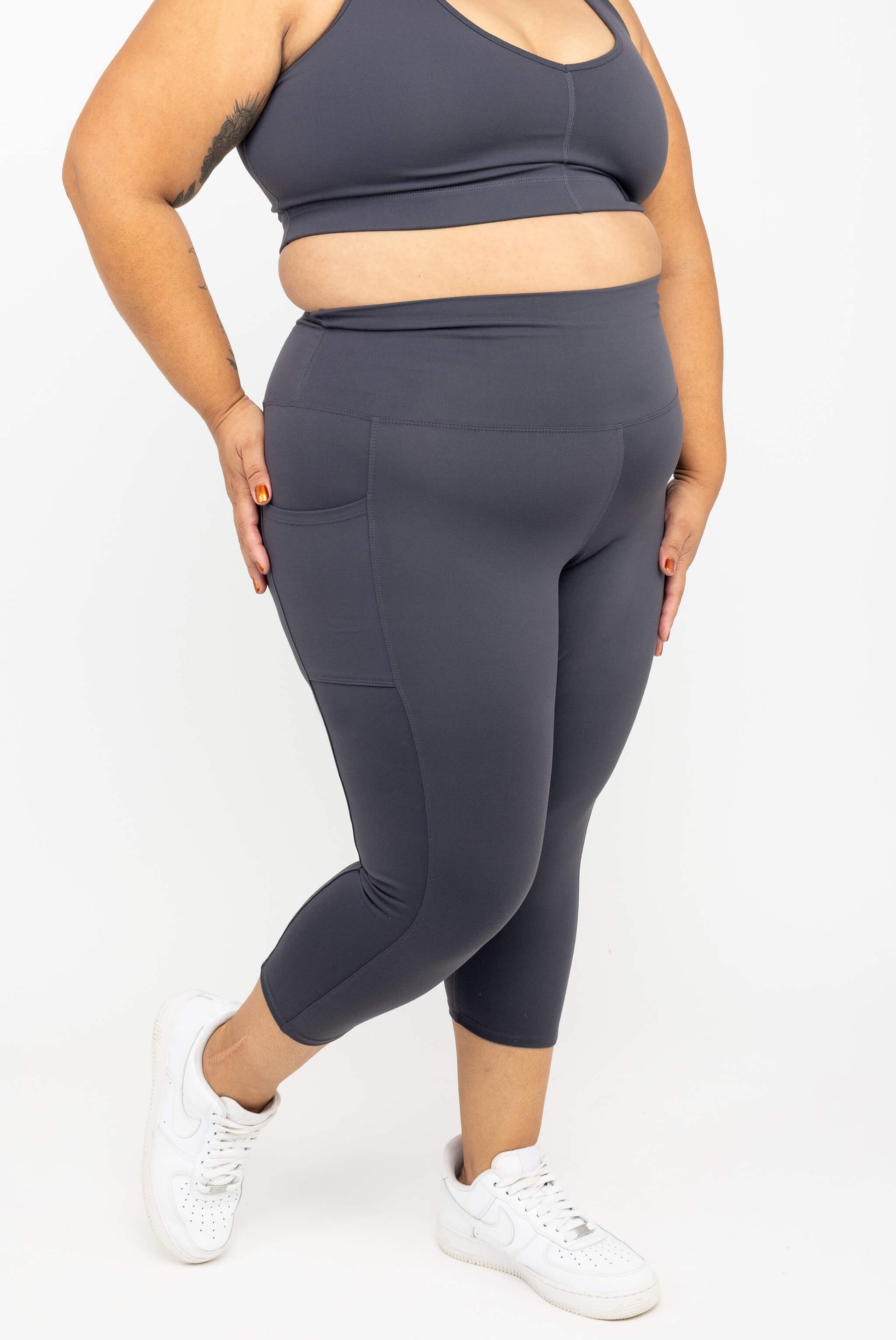 Profile view of Superfit Hero SuperHold™ Pocket Capris, color Carbon, size 2X