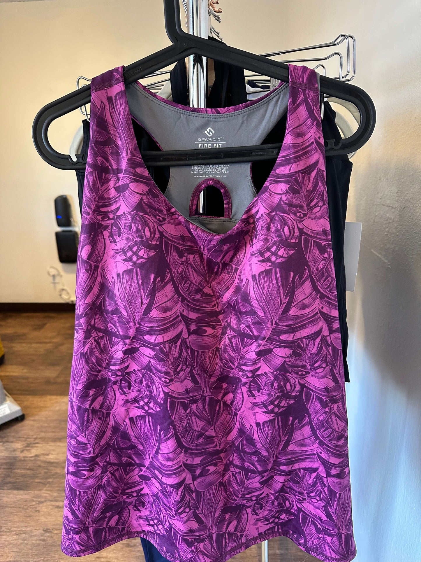 WAREHOUSE SALE - SuperHold Shelf Bra Tank Top - Cactus Leaf