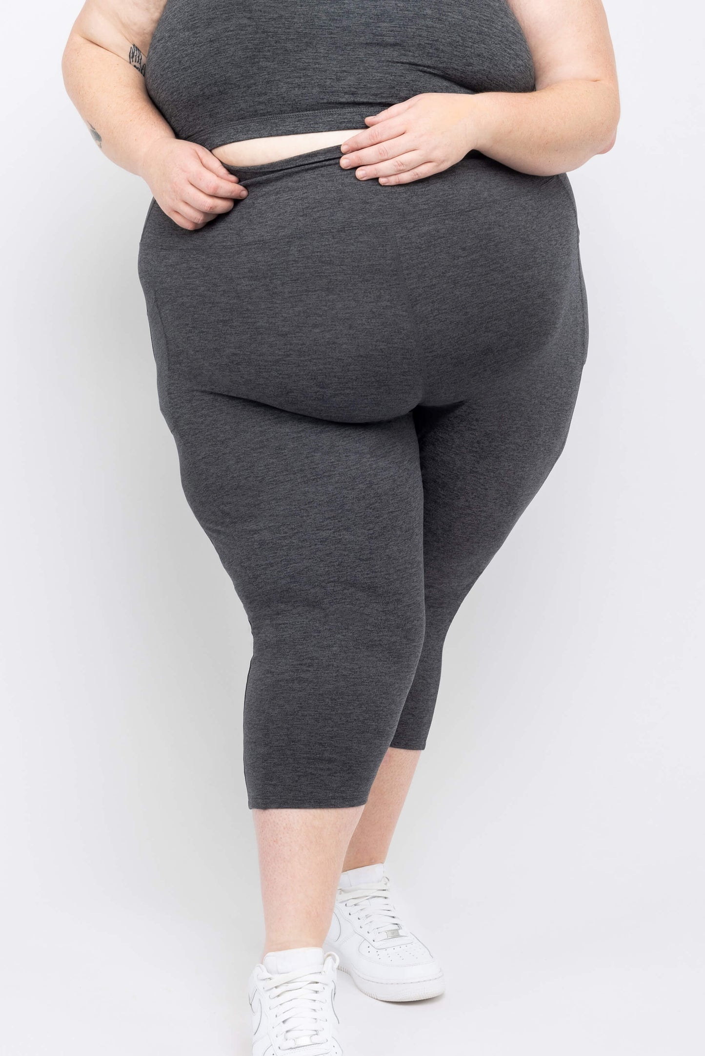 Crop view of plus size SuperSoft Capris in size 5X