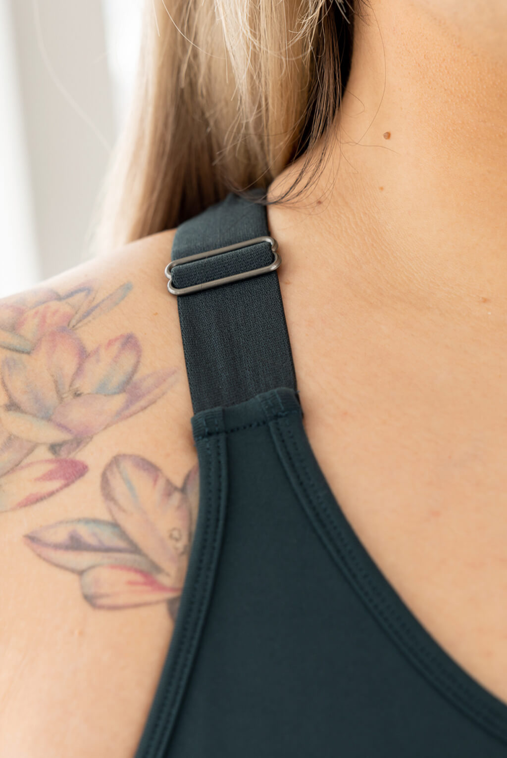 Details of the new style Zip Front Sports Bra in Evergreen launched by Superfit Hero.