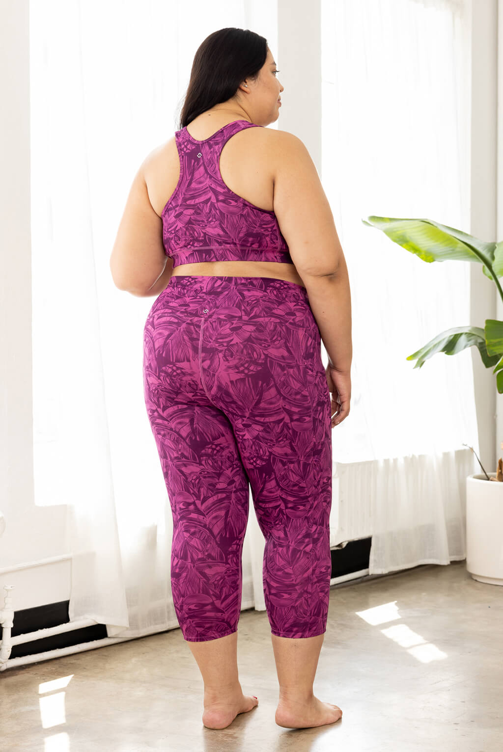 plus size capri leggings with pockets and compression, back