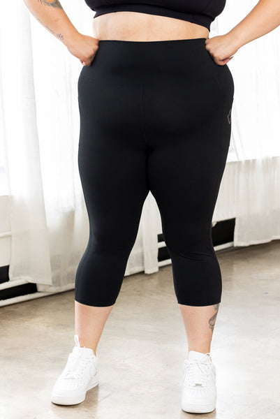  Sugar Pocket Women's Capris Workout Tights Running Leggings  Yoga Pants S(Black/Rose) : Clothing, Shoes & Jewelry