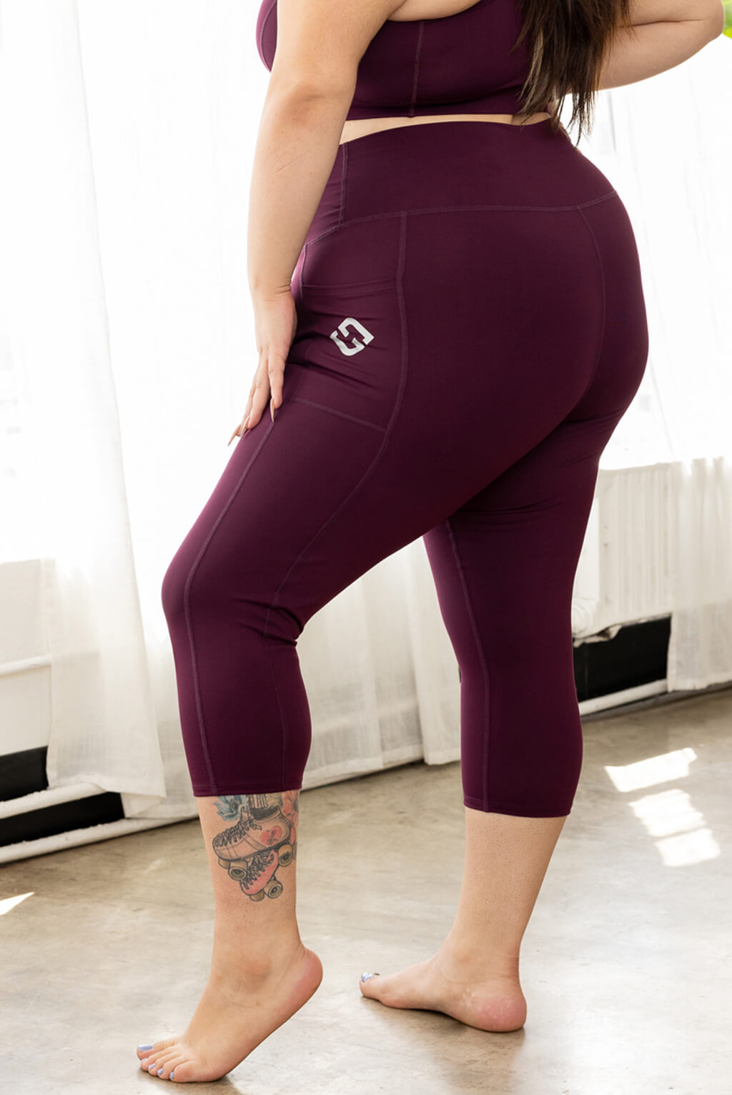 compression capri leggings with pockets for plus size women, burgundy, profile